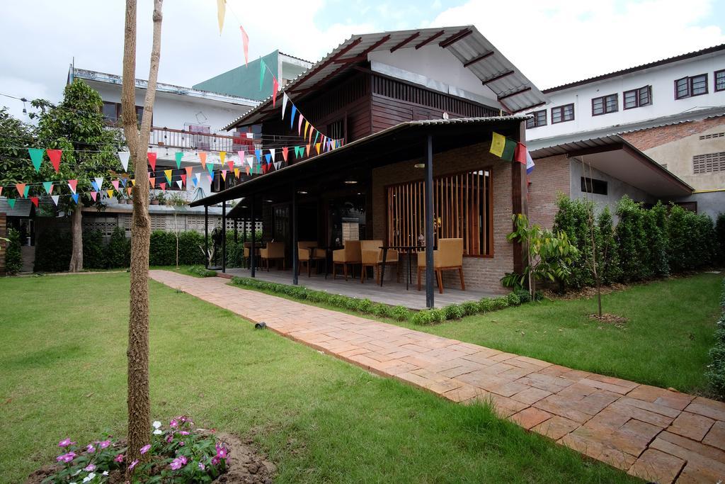 Monday Moon Apartment Chiang Mai Exterior photo